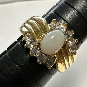 Vintage Faux Opal Crystal Dome Cocktail Ring Size 6.5 Yellow Gold Tone